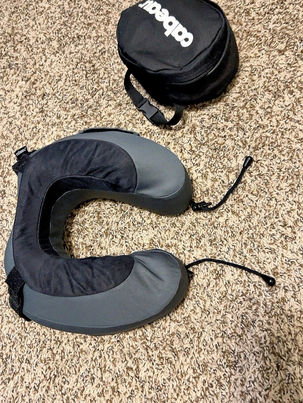 CABEAU Travel Neck Pillow with Case in Black